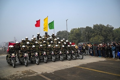 共和国記念日のリハーサル華やかに インド