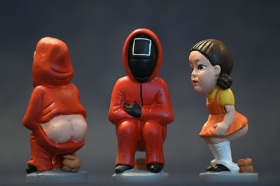 イカゲームのキャラも登場、カタルーニャ伝統の「排便人形」