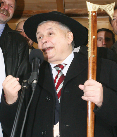 ポーランド総選挙、在外投票の登録者数が4倍に　世論調査では野党有利