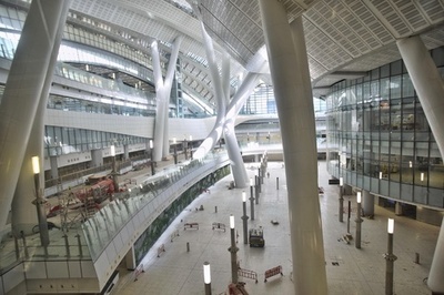 広州、深セン、香港結ぶ高速鉄道、香港西九龍駅お披露目 9月開業予定