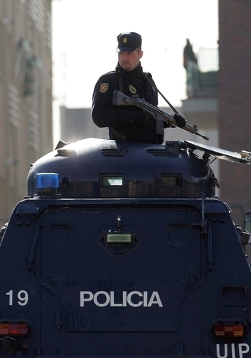 総選挙を前にテロ警戒レベルを最高度に引き上げ、スペイン