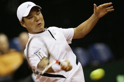 韓国 ヒュンタクが第2試合制し五分に