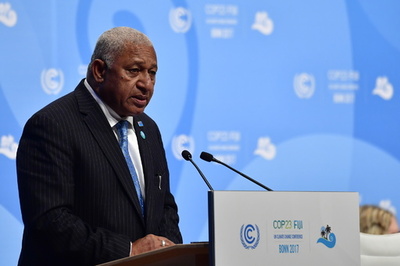 フィジー首相、豪首相を「無礼」と非難 中国人の方が善良とも