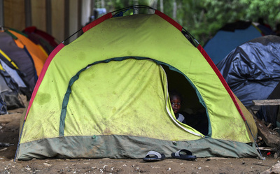 「ここに住む」