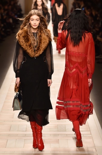 「フェンディ」17/18年秋冬