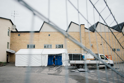 「寒すぎる」、移民がバス降車拒否 スウェーデン