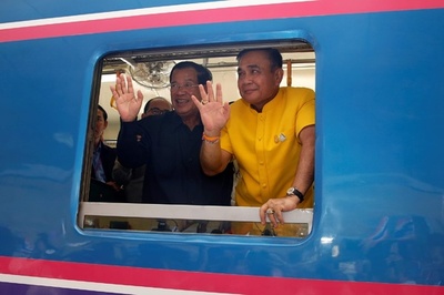 カンボジアとタイを結ぶ鉄道、45年ぶりに開通