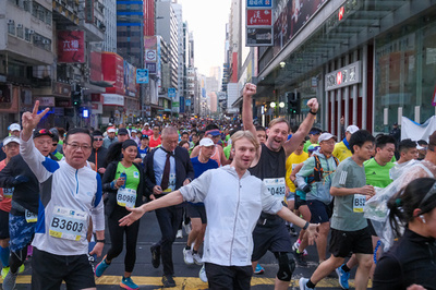 香港マラソン2025 ハーフマラソンの優勝者と準優勝者が「ゼッケンの着用ミス」でともに失格