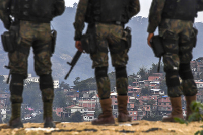 診察中の患者の顔に流れ弾当たる ブラジル・リオ近郊の病院で