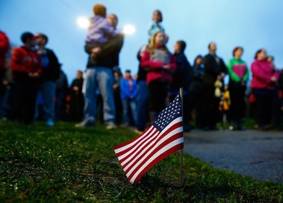 米ボストン・マラソン会場に不審物、爆破事件から1年