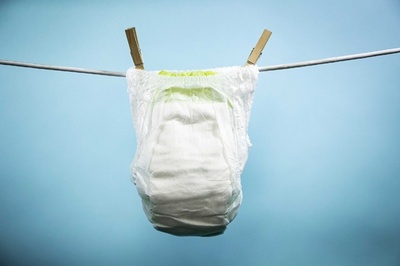 使用済み紙おむつからプラスチック、オランダ初の再生利用工場