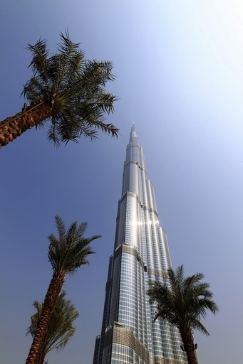 「世界一の眺望」楽しむ超高層レストラン、ドバイにオープン