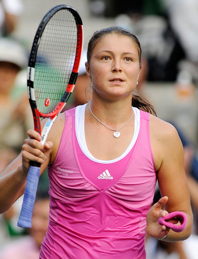 サフィナ ペトロワに快勝し決勝へ