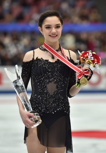 メドベデワがNHK杯女子シングル制す、男子はボロノフが優勝