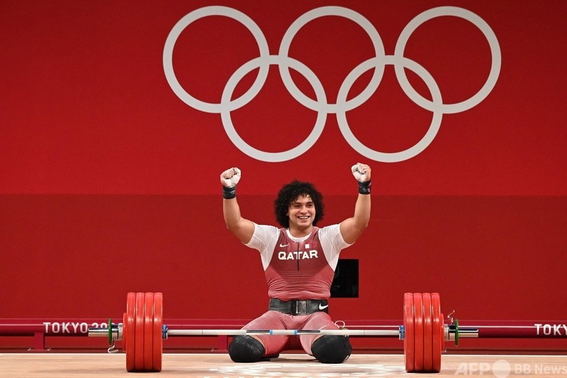 カタール、初の五輪金メダル エルバクが重量挙げ男子96キロV