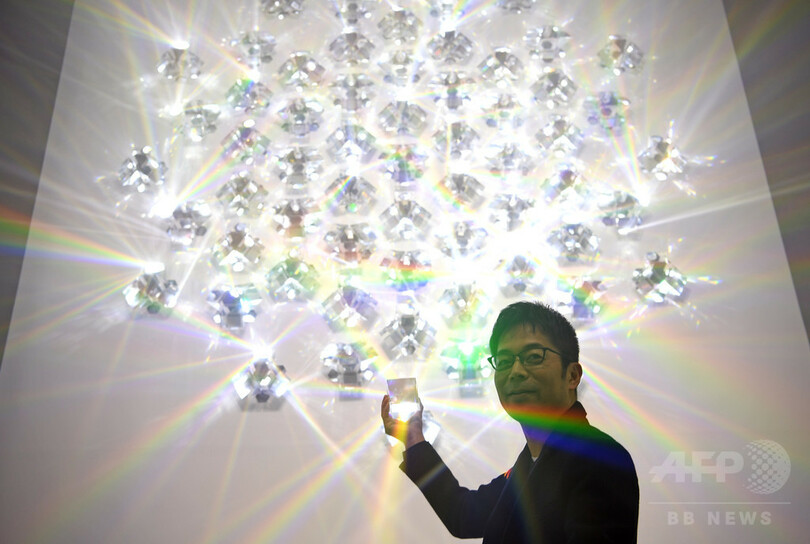 アーティスト／デザイナー吉岡徳仁、虹の彼方に見つめるもの