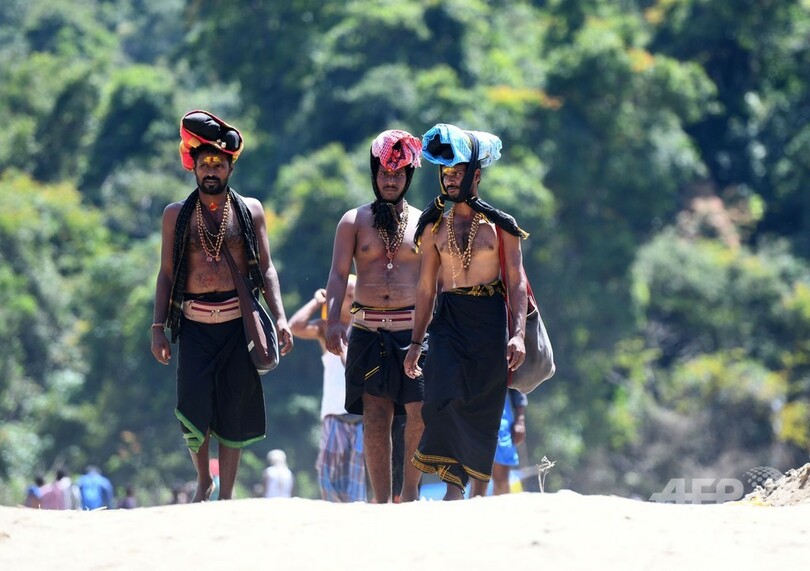 強硬派ヒンズー教徒、女性参拝を再び阻止 インド