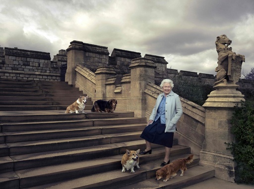 エリザベス女王90歳誕生日、ポートレート写真公開 写真3枚 国際