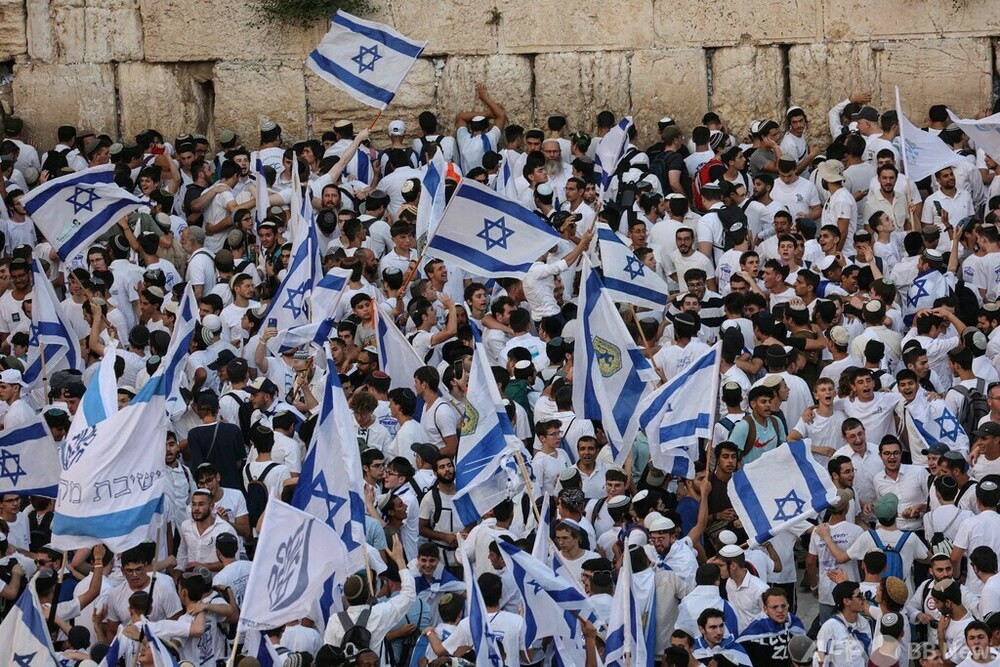 エルサレムの日、聖地に多数のイスラエル市民 一部で小競り合いも 写真