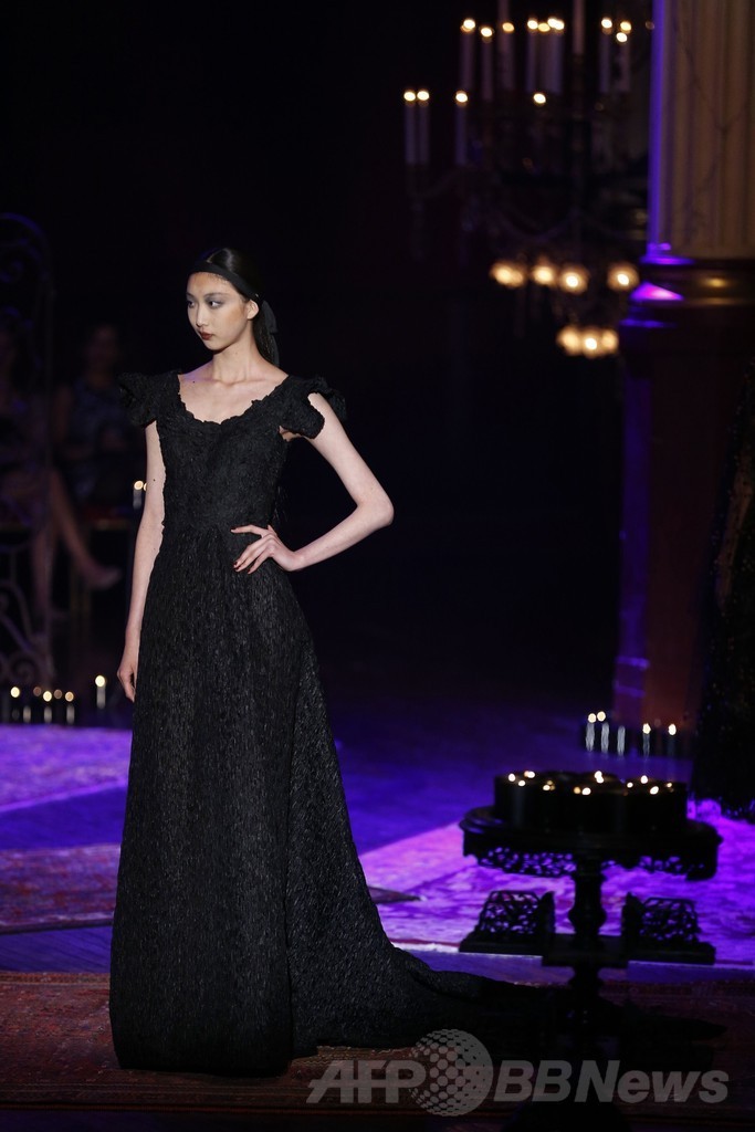 豪華絢爛なステージにも注目、「フランク・ソルビエ」14/15年秋冬オートクチュール