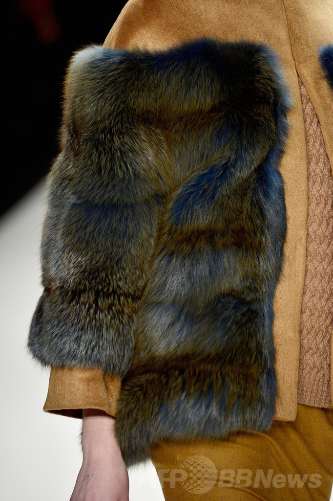 ＜14/15年秋冬NYコレクション＞キャロリーナ・ヘレラ