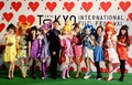 第26回東京国際映画祭（Tokyo International Film Festival）のオープニングイベントに登場した特別招待作品『映画　ドキドキ！プリキュア』のキャラクターたち（2013年10月17日撮影）。(c)AFP/TOSHIFUMI KITAMURA