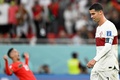 サッカーW杯カタール大会、準々決勝、モロッコ対ポルトガル。試合を終え、ピッチを後にするポルトガルのクリスティアーノ・ロナウド（2022年12月10日撮影）。(c)PATRICIA DE MELO MOREIRA / AFP