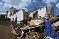 ウクライナ・ハルキウ州クピャンスクの破壊された建物（2023年5月26日撮影）。(c)SERGEY BOBOK / AFP