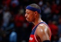 14-15NBAプレーオフ・イースタンカンファレンス準決勝（7回戦制）、アトランタ・ホークス対ワシントン・ウィザーズ。試合に敗れ、落胆した様子をみせるワシントン・ウィザーズのポール・ピアース（2015年5月5日撮影）。(c)AFP/Getty Images/Kevin C. Cox