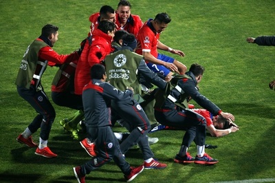 チリが9人のウルグアイ下し4強入り、コパ・アメリカ