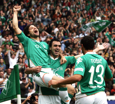 ブレーメン シュツットガルトに4-1で快勝