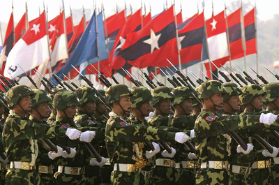 新首都で国軍記念日のパレード - ミャンマー