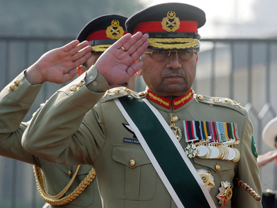 パキスタン大統領、軍本部に別れのあいさつ