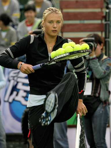 ＜女子テニス ワトソンズ・ウォーター・チャンピオンズ・チャレンジ＞テニスクリニックにシャラポワら出場選手が参加 - 香港