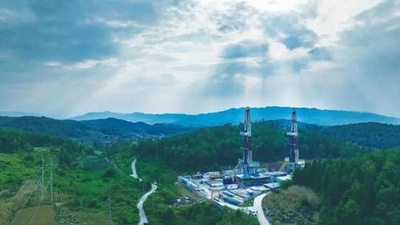 中国の四川盆地で垂直油井の最深記録が更新