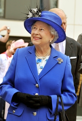 英女王、開会式ビデオの演技はNG無し BBC関係者が明かす