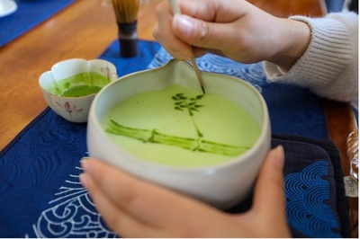 技と創意で広がる抹茶の香り　中国から世界へ