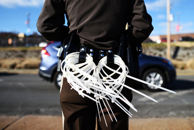 黒人青年射殺事件、連邦レベルでの起訴に可能性