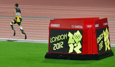 ロンドン五輪1周年記念大会、ピストリウス被告を「歓迎しない」