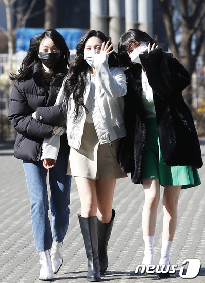 [★フォト] ウナ＆シンビ＆オムジ、久しぶりの番組出演 – KOREA WAVE