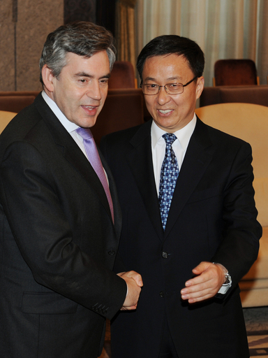 ノーザン銀救済でヴァージンとの「密約ない」、英首相