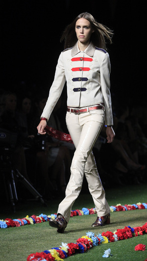 ロックへの情熱をクリエイションに、「トミー ヒルフィガー」15年春夏 