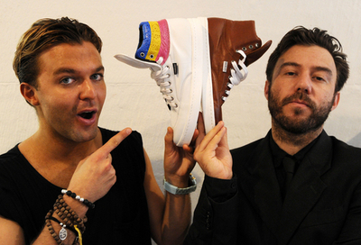 カエルがおしゃれな靴に変身？！豪州発のユニークなチャリティ靴