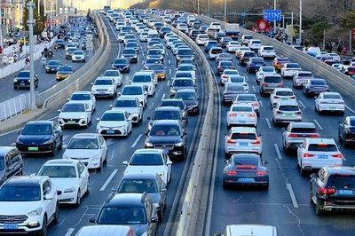 中国の自動車保有台数が約3.6億台 運転者は5億人超に