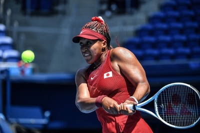 大坂が初戦突破、復帰戦飾り金メダルへ第一歩 東京五輪