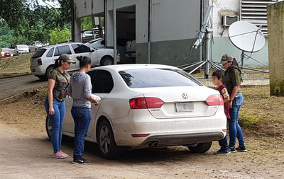 32年前に誘拐されたアルゼンチン女性、ボリビアで救出 家族と再会