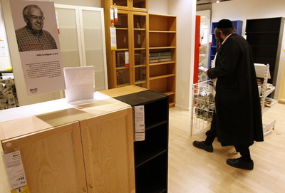 イケアが謝罪、カタログに女性モデル登場せず ユダヤ教超正統派向け