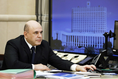 新型コロナ感染のロシア首相、公務に復帰 大統領府発表