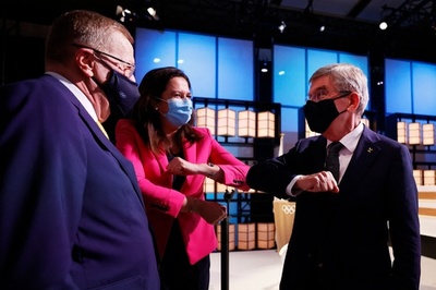 IOCコーツ氏、五輪開会式めぐり豪の州首相「どう喝」 マンスプレイニングだと批判