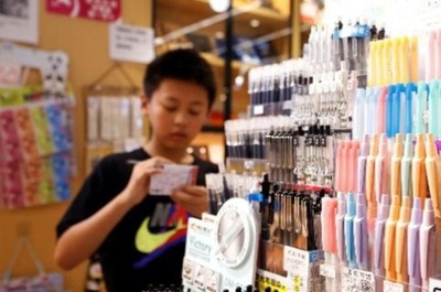 中国で「新学期経済」を迎え注目される「手書き商品」